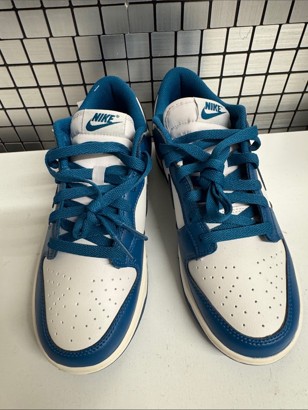 Nike Low-Top Sneakers in White & Teal Blue